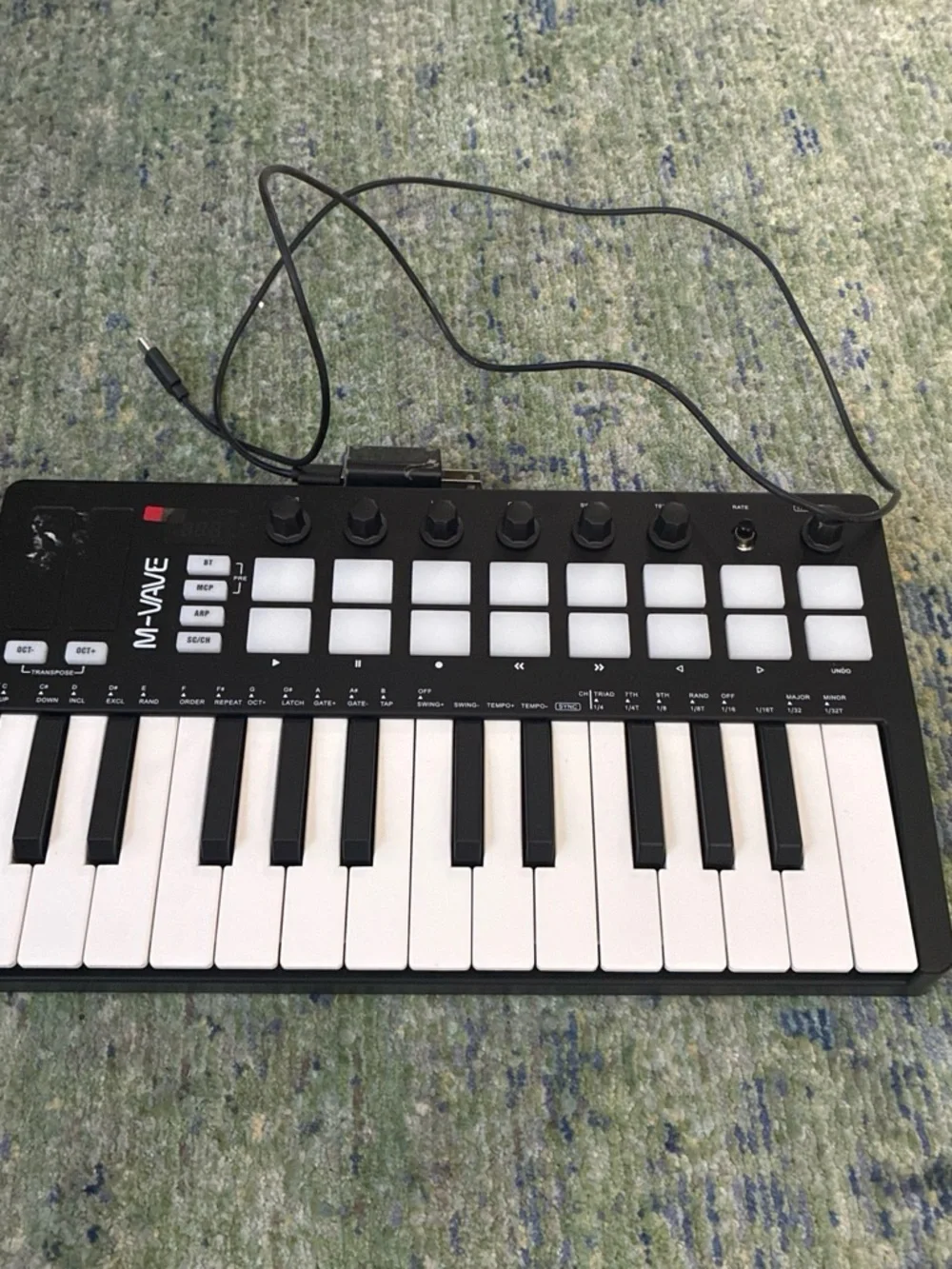 32-Key MIDI Controller Keyboard — Black and White